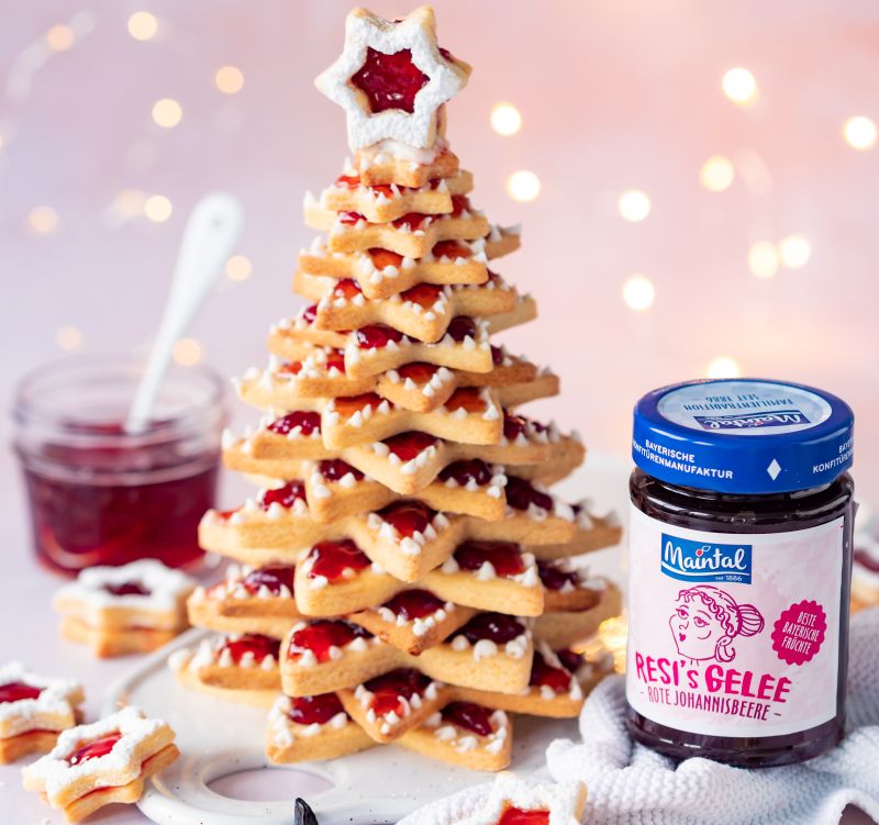 Cookie Tree mit rotem Johannisbeer-Gelee Weihnachtsbaum aus Keksen mit Johannisbeer-Gelee Füllung.